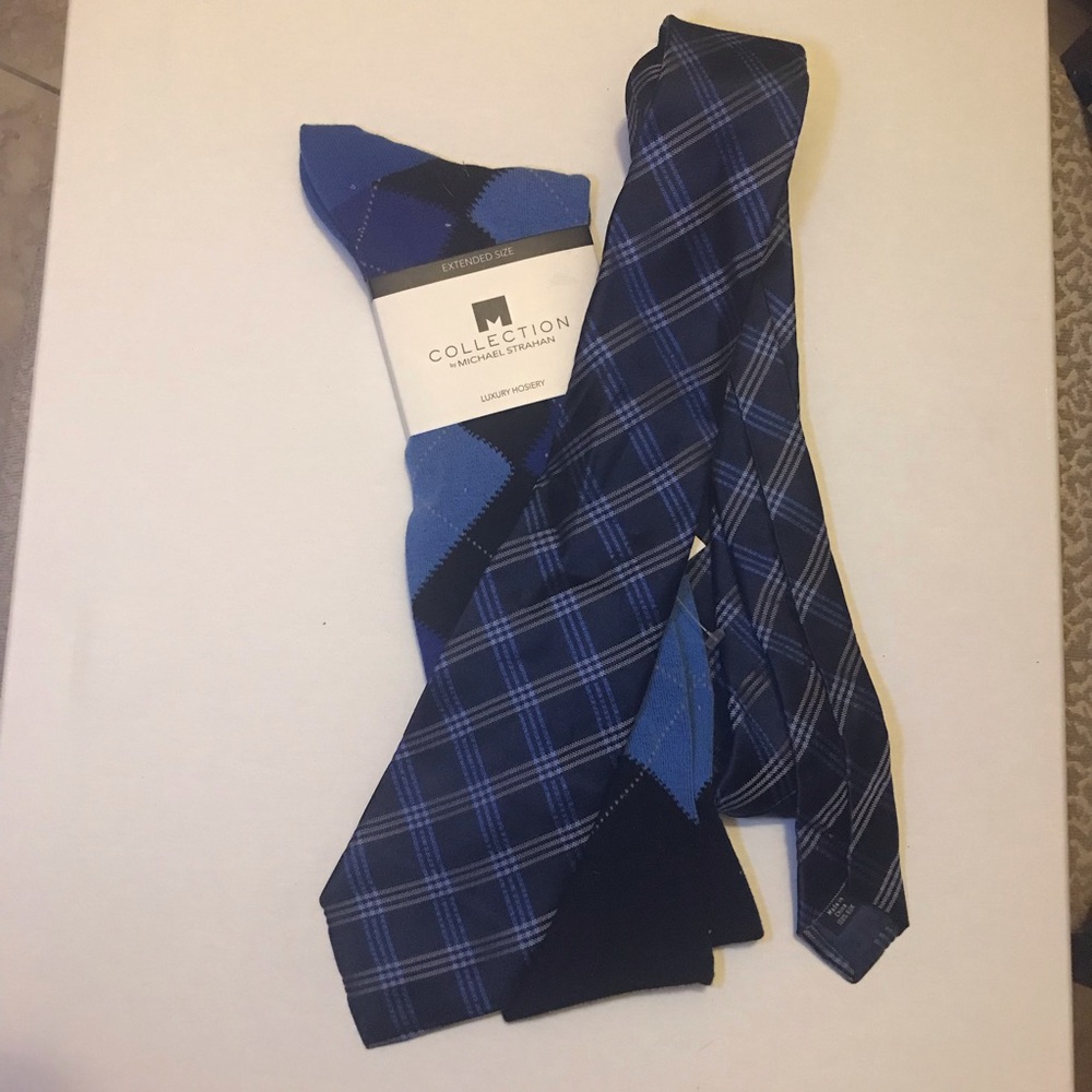 Tie and dress sock combo